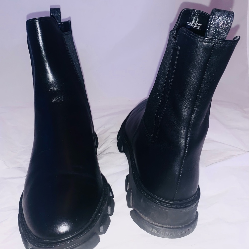 Michael Kors black leather ankle boots - Picture 3 of 3